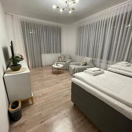 никола и мария בית הארחה